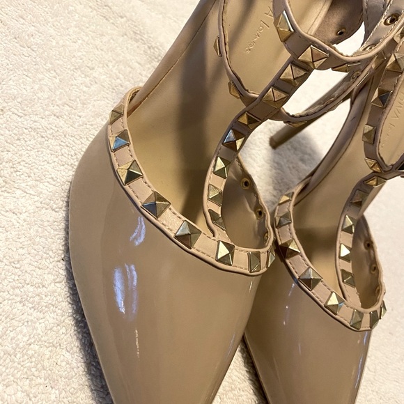 Brand New - Super Stylish Heels By WILD DIVA - Heel Height 4 1/2 Inches - Box 35 - Picture 3 of 7